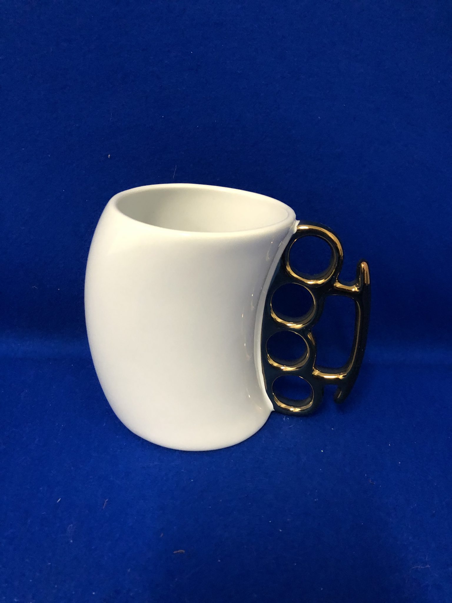 MAGS Brand Mug Knuckle Duster Mug - Black/Silver Design | Novelty Coffee Cup  With Cool Brass Knuckle Handle | Boxed Gift Idea Neck Duster